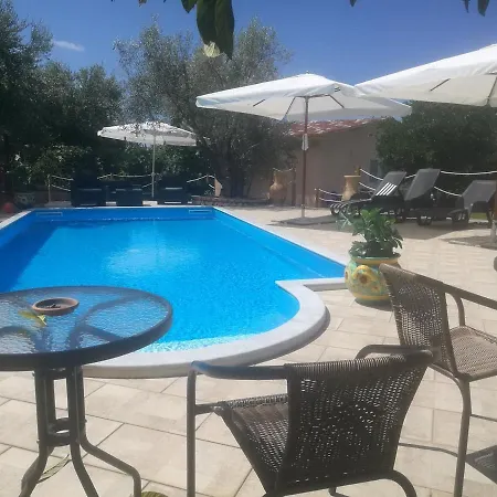 Marino Bed & Breakfast 4*